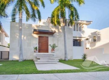 Casa · 800m² · 4 Recámaras · Casa en Venta Puerto Cancun Q Roo