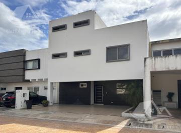 Casa · 236m² · 4 Recámaras · Casa en Venta en Arbolada Cancun