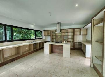 Casa · 531m² · 3 Recámaras · 4 Estacionamientos · Casa en Venta en Fraccionamiento Bosque de Niebla en Coatepec, Veracruz.