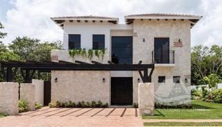 Casa · 409m² · 3 Recámaras · 2 Estacionamientos · Casa en Venta Lagos del Sol