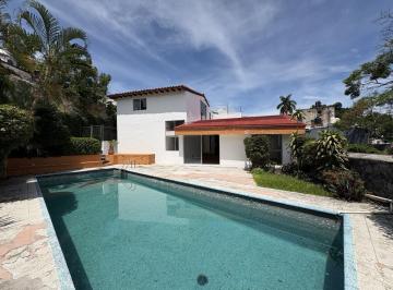 Casa · 409m² · 4 Recámaras · Casa Sola en Venta en Las Palmas Calle Armando Vargas