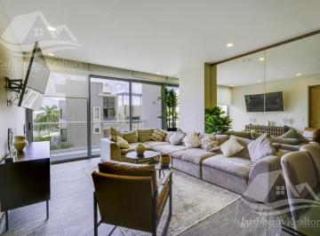 Departamento · 200m² · 4 Recámaras · Departamento en Venta Puerto Cancun