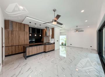 Casa · 329m² · 4 Recámaras · Casa en Venta Cancún Lagos del Sol