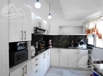 Casa · 160m² · 5 Recámaras · 2 Estacionamientos · Casa en Venta en Arbolada Cancun, benito Juarez