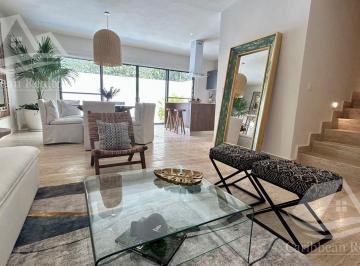 Casa · 162m² · 3 Recámaras · Casa en Venta Cancún Arbolada