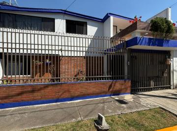 Casa de 4 habitaciones, Naucalpan de Juárez · Casa en Jardines de San Mateo | Amplia, Funcional y con Jardín