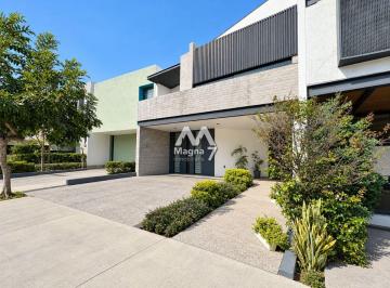 Casa de 4 habitaciones, Zapopan · Casa en Venta en Solares Valeira Habitat