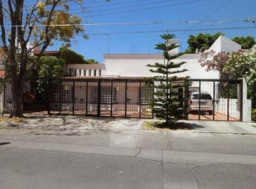Casa de 4 habitaciones, Guadalajara · Casa de Una Planta en Venta