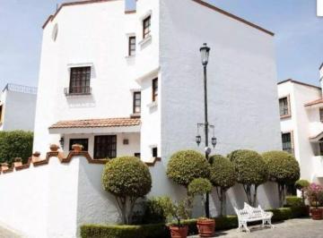 Casa de 4 habitaciones, Coyoacán · Casa en Calzada Canteras de Oxtapulco en Venta Hipotecaria