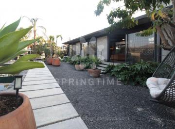 Casa de 5 habitaciones, Tepoztlán · Casa en Tepoztlán: 2 Residencias, Alberca Climatizada y Paneles Solares