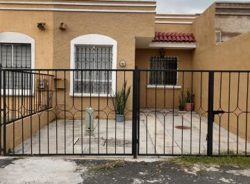 Casa de 2 habitaciones, San Pedro Tlaquepaque · Casa 2 Plantas, Ideal Para Pareja, Ubicada Frente Arbolada