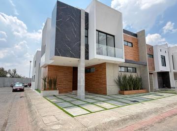 Casa de 3 habitaciones, Pachuca · Casa en Venta en Pachuca, Esquina con 186 m² Terreno, Doble Fachada, Roof, 266 m² Construcción