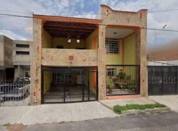 Casa de 3 habitaciones, Zapopan · Casa $4"380,000 Recamara con en Pb, y 2 Recámaras en Pa Excelente Ubicacion Colonia Mariano Otero