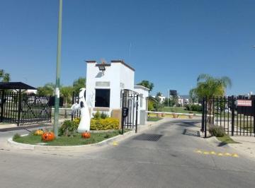 Casa en condominio de 3 habitaciones, León · Excelente Casa en Venta en Fraccionamiento Privado y Areas Verdes