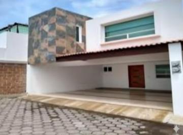 Casa en condominio de 3 habitaciones, San Pedro Cholula · Casa en Venta en Mónaco Residencial, Santiago Momoxpan, Cholula, Puebla /lp