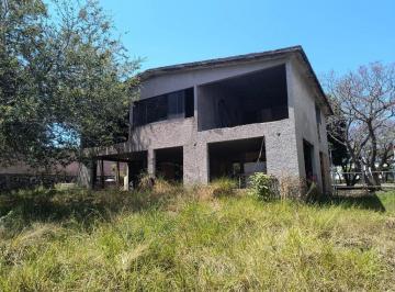 Casa · 253m² · 3 Recámaras · 6 Estacionamientos · A Precio de Terreno en Sumiya, Ideal Para Inversionistas