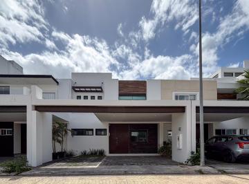 Casa · 160m² · 3 Recámaras · 3 Estacionamientos · Casa en Venta en Aqua