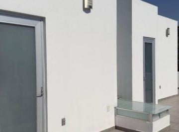 Casa de 4 habitaciones, Cuernavaca · Casa Moderna en Renta en Zona Dorada con Recamara en Planta Baja