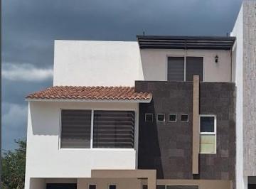 Casa · 3 Recámaras · 2 Estacionamientos · Casa Renta Condominio Acantha Zibata Queretaro