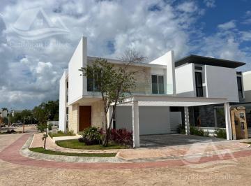 Casa · 388m² · 4 Recámaras · Casa en Venta Lagos del Sol