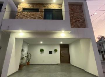 Casa · 3 Recámaras · 2 Estacionamientos · Casa en Renta Colonia del Pueblo