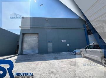 Bodega comercial · 750m² · 4 Estacionamientos · Bodega en Renta en Escobedo