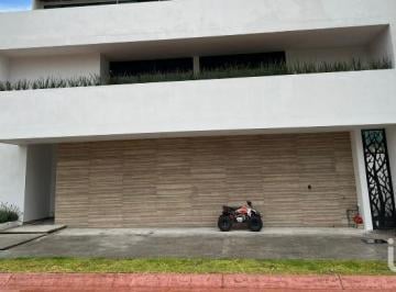 Casa · 313m² · 4 Recámaras · 3 Estacionamientos · Renta Casa Residencial en Zona Plateada Pachuca