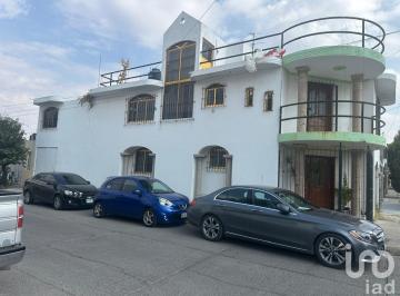 Casa · 290m² · 4 Recámaras · 2 Estacionamientos · Casa en Venta en Vistas del Sol Aguascalientes