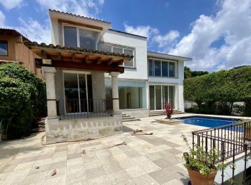 Casa de 4 habitaciones, Cuernavaca · Casa en Venta en Club de Golf Los Tabachines, Cuernavaca