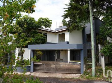 Casa · 394m² · 3 Recámaras · 6 Estacionamientos · Venta de Casa Campestre en La Orduña en Coatepec Veracruz