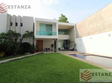 Casa · 550m² · 4 Recámaras · 2 Estacionamientos · Los Volcanes Casa - Clave Cs429