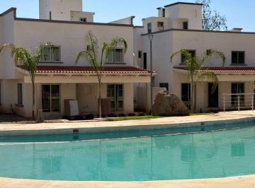 Casa · 160m² · 4 Recámaras · 2 Estacionamientos · Casas en Vente en Cuernavaca Zona Norte con Alberca y Roof Garden