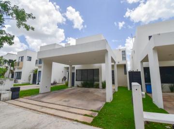 Casa en condominio · 159m² · 3 Recámaras · 2 Estacionamientos · Casa en Venta de 3 Recámaras en Conkal