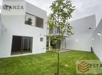 Casa · 242m² · 3 Recámaras · 2 Estacionamientos · Delicias Casa - Clave Cs598