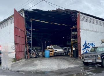 Bodega comercial · 1000m² · Renta Bodega en Av Pablo A. de La Garza