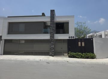 Casa · 3 Recámaras · 3 Estacionamientos · Casa en Venta Cumbres Premier