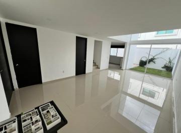 Casa · 250m² · 4 Recámaras · 2 Estacionamientos · Se Vende Casa en Residencial Aqua, Cancun