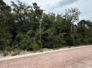 Terreno / Lote · 147m² · Se Vende Terreno en Residencial Altai en Av Huayacan, Cancun