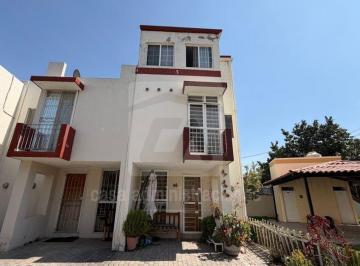 Casa en condominio · 112m² · 4 Recámaras · 2 Estacionamientos · Casa en Venta en Coto Privado, Residencial Jazmín, Tlaquepaque
