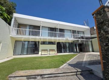 Casa · 742m² · 6 Recámaras · 4 Estacionamientos · Propiedad en Venta Sobre Av Plan de Ayala con Doble Frente y Potencial Comercial