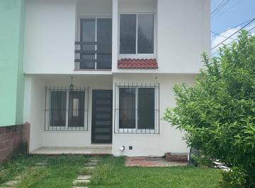 Casa de 4 habitaciones, Cuautla · "Casa en Cuautla Morelos $2,000,000¡Precio Negociable!"