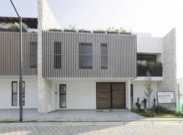 Casa · 325m² · 4 Recámaras · 2 Estacionamientos · Casa en Pre Venta en Lomas de Angelopolis II, San Andres Cholula Puebla
