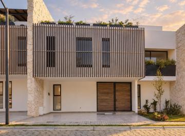 Casa · 325m² · 4 Recámaras · 2 Estacionamientos · Casa en Pre Venta en Lomas de Angelopolis II, San Andres Cholula Puebla