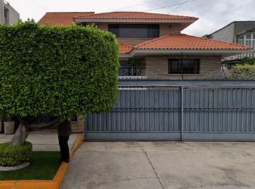Casa de 5 habitaciones, Naucalpan de Juárez · Casa en Cd Satelite, Naucalpan con Jardin, 5 Recamaras, 4 Baños, Cerca de Plaza Satelite