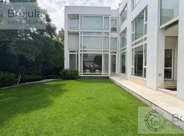 Casa · 550m² · 3 Recámaras · 3 Estacionamientos · Casa en Venta en La Herradura