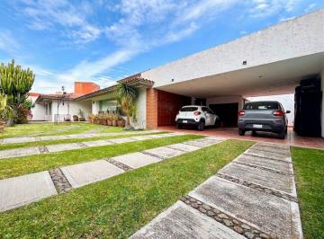 Casa de 3 habitaciones, San Pedro Cholula · Residencia de un Piso en Venta en La Carcaña, Puebla.
