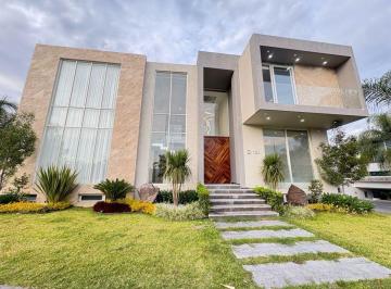 Casa de 4 habitaciones, Zapopan · Casa en Venta Villa Verona Zapopan