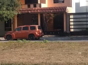 Casa · 179m² · 3 Recámaras · 1 Estacionamiento · Casa en Villa Luz