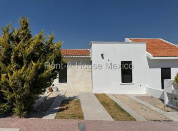 Casa de 2 habitaciones, El Marqués · Casa - Venta - Maderas Montaña. Casa de 1 Sola Planta, Amplios Espacios.