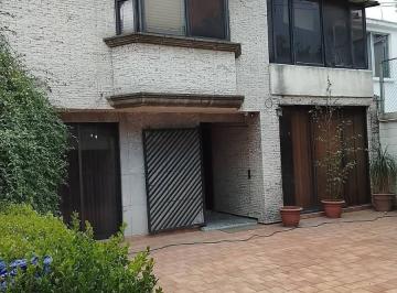 Casa · 331m² · 4 Recámaras · 3 Estacionamientos · Amplia y Confortable Casa en Venta en Colón Echegaray, Naucalpan de Juárez